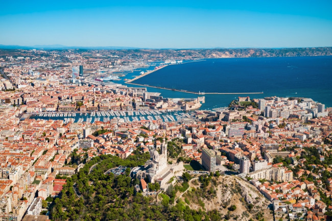 Högerextremister utmanar Marseilles vänsterborgmästare i ett jämnt valval