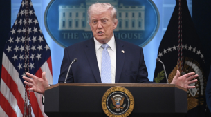 Trump går med på två veckors eldupphör i Iran och tar ett steg tillbaka från hotet för att 