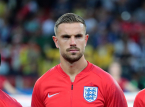 Englands mittf&auml;ltare Jordan Henderson skadar handleden n&auml;r han hoppade &ouml;ver en reklamskylt under firandet
