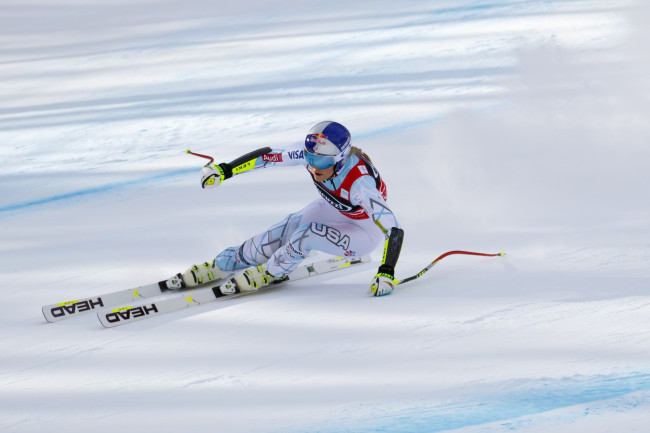 Lindsey Vonn drabbas av ett allvarligt fall en vecka efter att ha fått en avsliten korsbandsskada vid vinter-OS