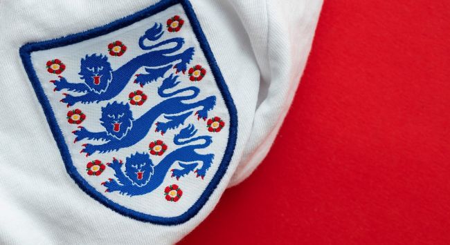 Storbritanniens premiärminister Keir Starmer antyder bankhelg om England vinner VM