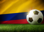 Den colombianske fotbollsspelaren J&aacute;minton Campaz g&aring;r under jorden efter att ha f&aring;tt d&ouml;dshot f&ouml;r att han inte gjorde m&aring;l i VM