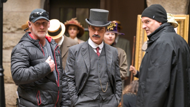 En första titt på Hershey live-action-biografin har släppts