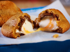 Denna m&auml;rkliga croissant &auml;r Thailands senaste virala mattrend